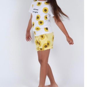 🌻 dot Australia Kids’ Sunflower Shorts and Tee NWT 🌻